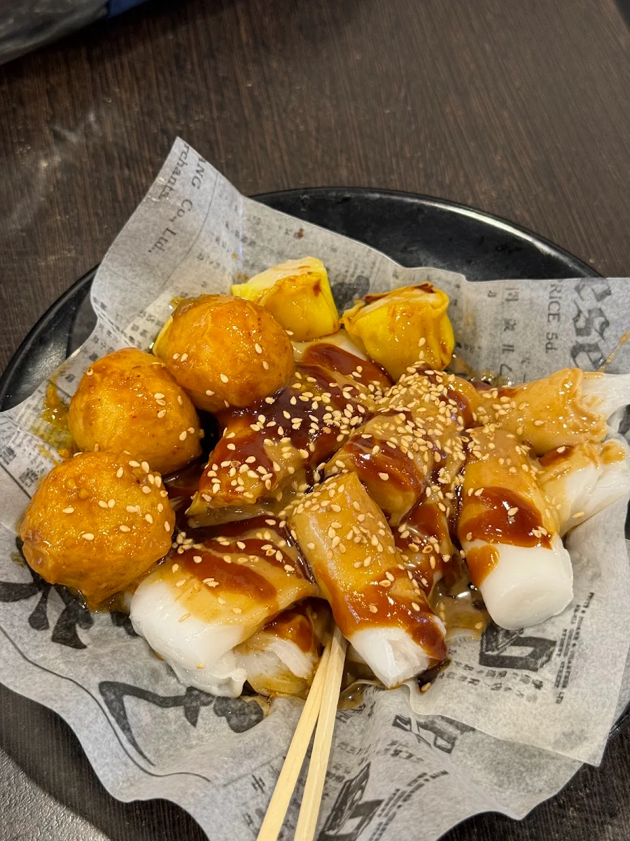 chee cheong fun 混酱猪肠粉, Kong Flavour Noodle & Rice 壹喜粥粉麵飯